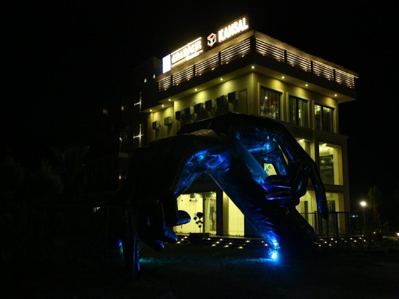 Anandam Clarks Inn Suites Vrindāvan Exteriér fotografie
