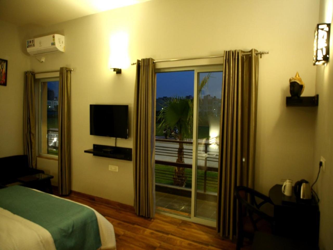 Anandam Clarks Inn Suites Vrindāvan Exteriér fotografie
