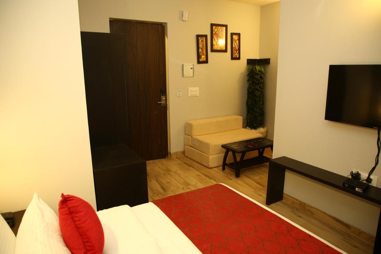 Anandam Clarks Inn Suites Vrindāvan Exteriér fotografie