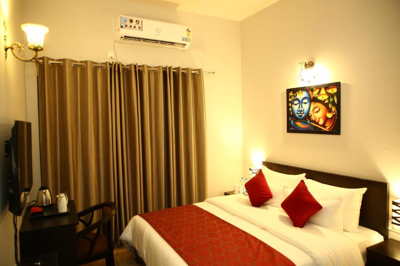 Anandam Clarks Inn Suites Vrindāvan Exteriér fotografie