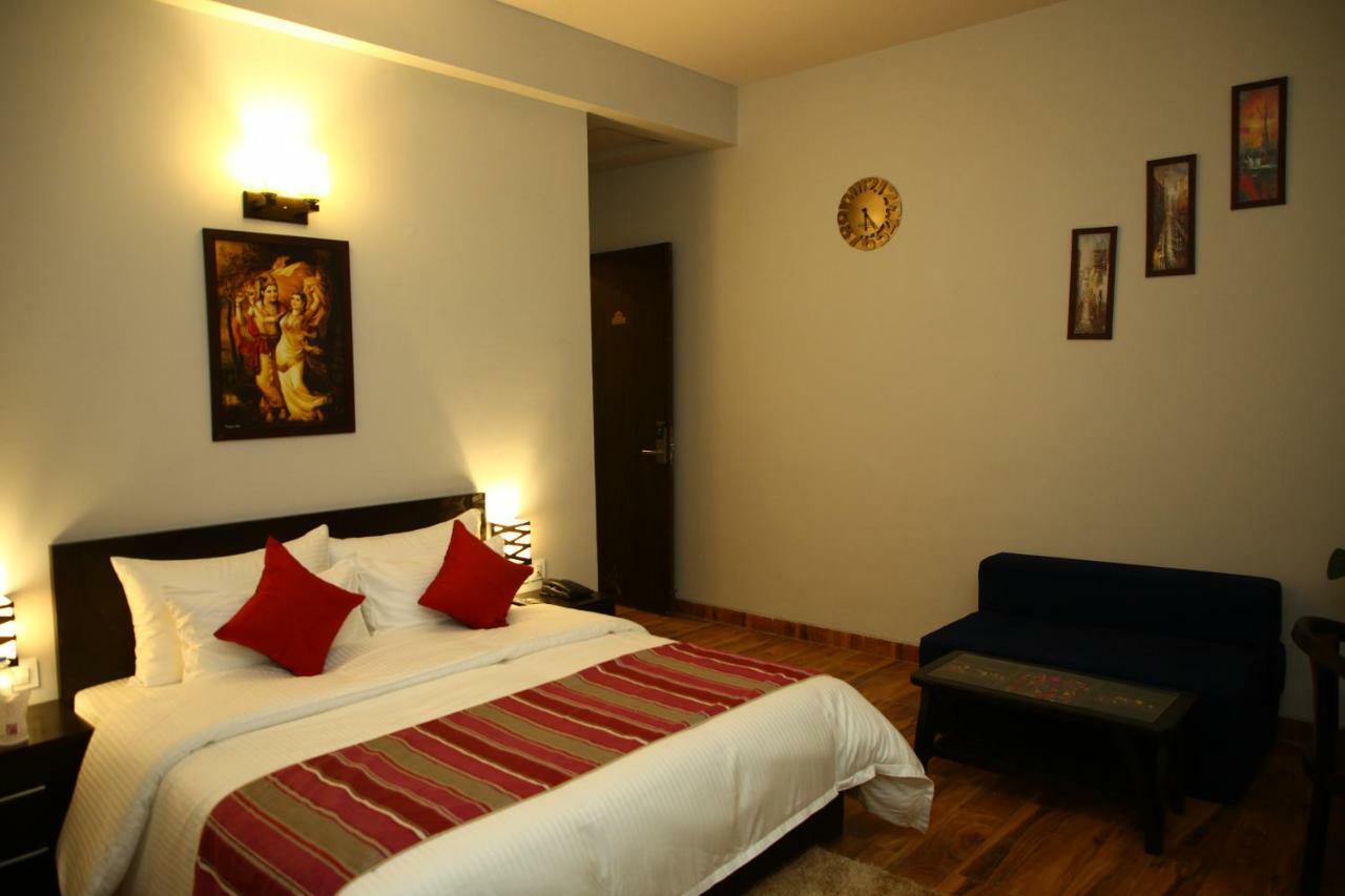 Anandam Clarks Inn Suites Vrindāvan Exteriér fotografie