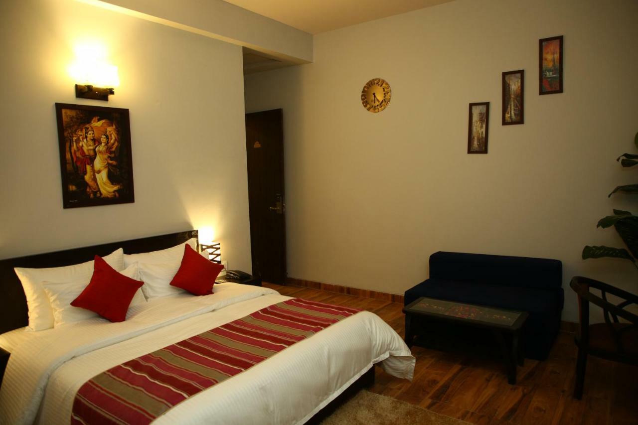 Anandam Clarks Inn Suites Vrindāvan Exteriér fotografie