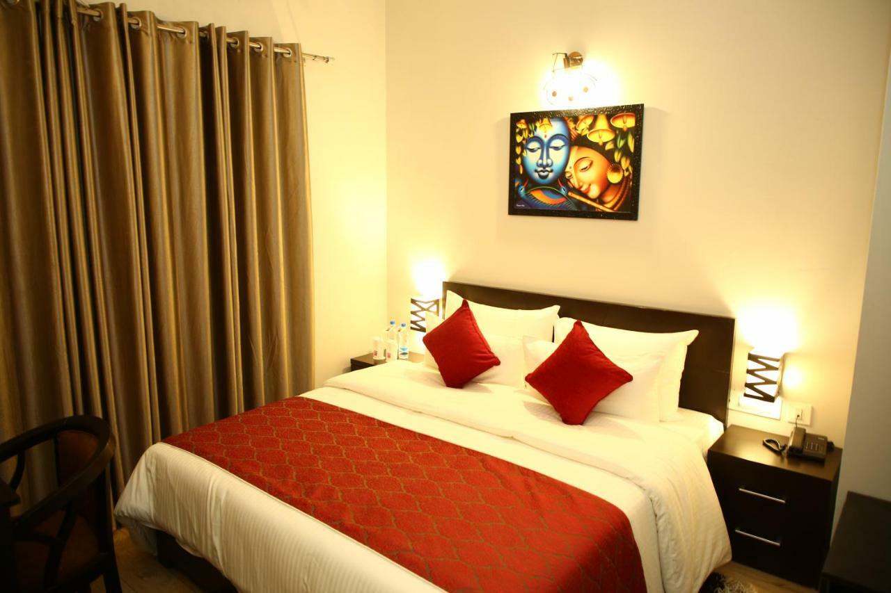 Anandam Clarks Inn Suites Vrindāvan Exteriér fotografie