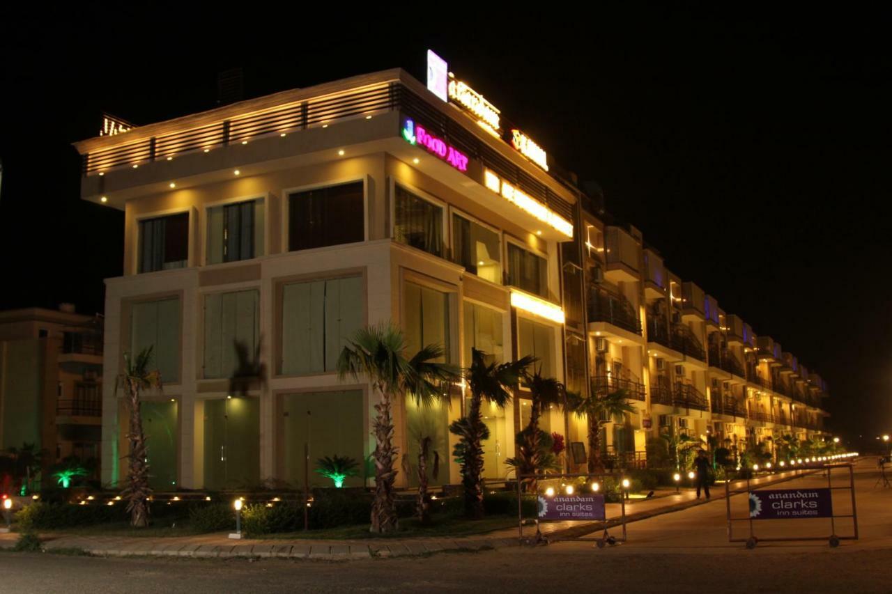 Anandam Clarks Inn Suites Vrindāvan Exteriér fotografie