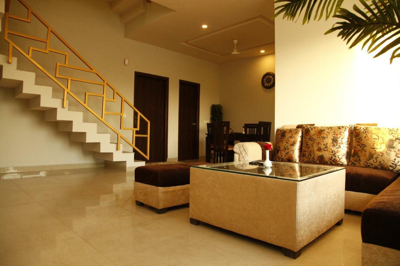 Anandam Clarks Inn Suites Vrindāvan Exteriér fotografie