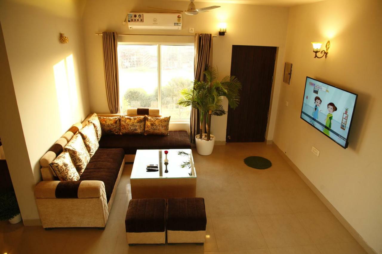 Anandam Clarks Inn Suites Vrindāvan Exteriér fotografie