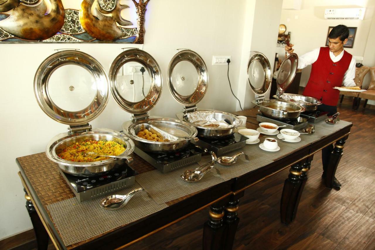 Anandam Clarks Inn Suites Vrindāvan Exteriér fotografie
