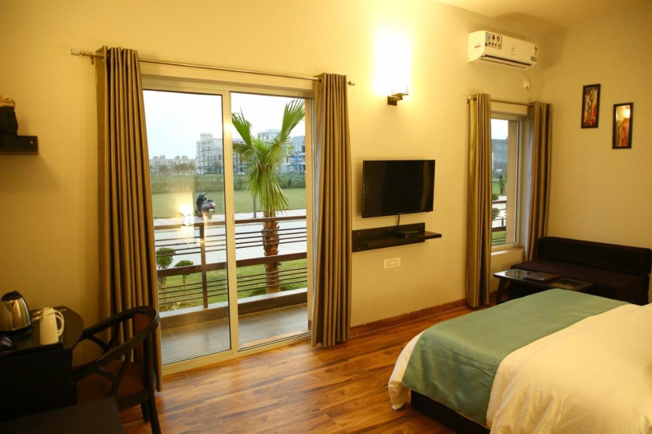 Anandam Clarks Inn Suites Vrindāvan Exteriér fotografie